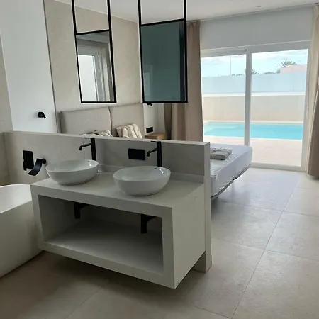 Deluxy Mia Villa *